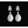 Pendientes de novia de nacar Elenco